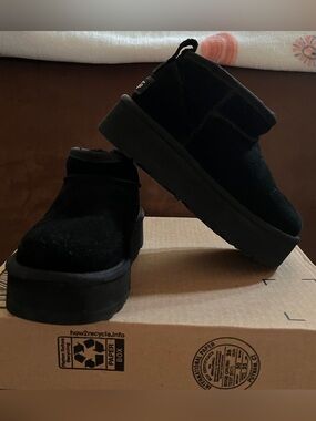 UGG Kids Black Suede Mini Platform Boots